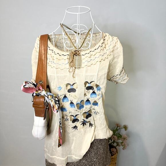 Gorgeous vintage y2k silky tan floral embroidered peasant babydoll slip top - Picture 3 of 8